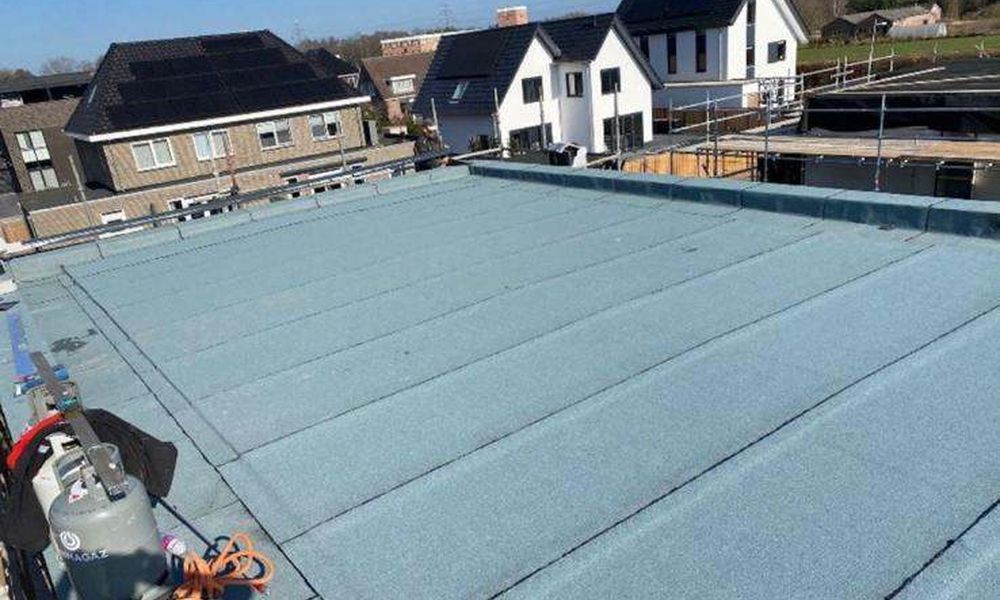 Nieuw dak in Helden laten aanleggen Geheel nieuw plat dak aangelegd